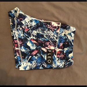 Fleo Shorts. Jewels. Size M.